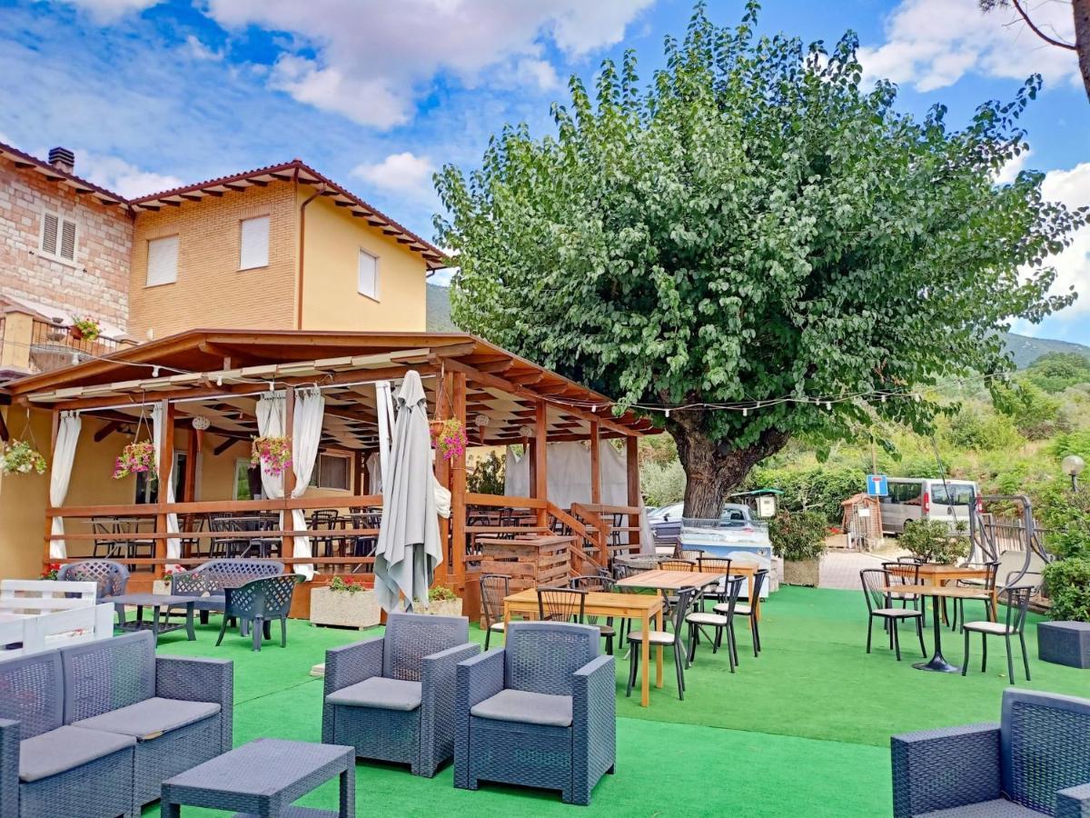 Viole Country Hotel Asís Exterior foto
